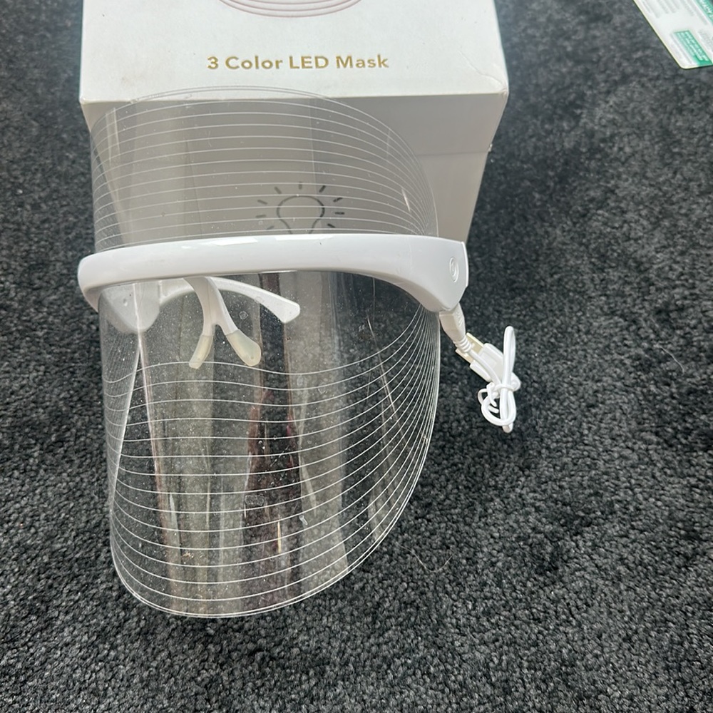3 colour LED mask - Picture 2 of 2